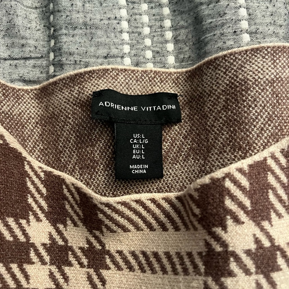 Sweater - Picture 3 of 4